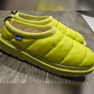 Kids Size 4 Ugg Outdoor Slipper